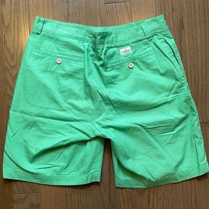 Vineyard Vines Men’s size 34 shorts